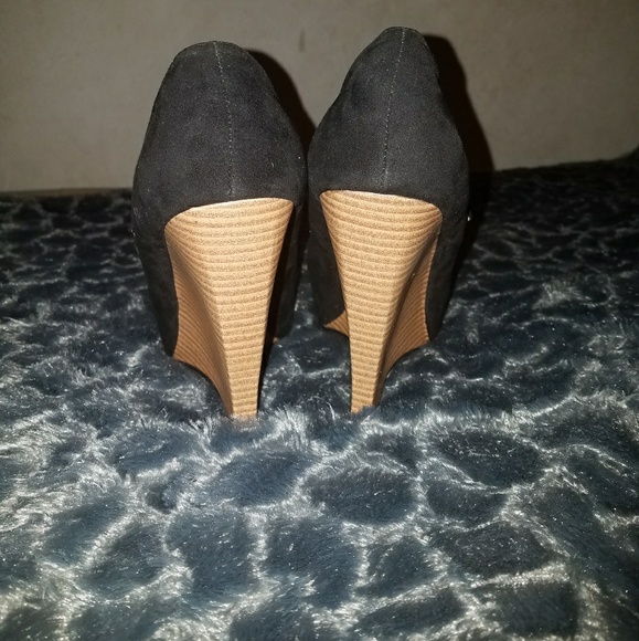 Shoedazzle Suede Wedge - Picture 3 of 3